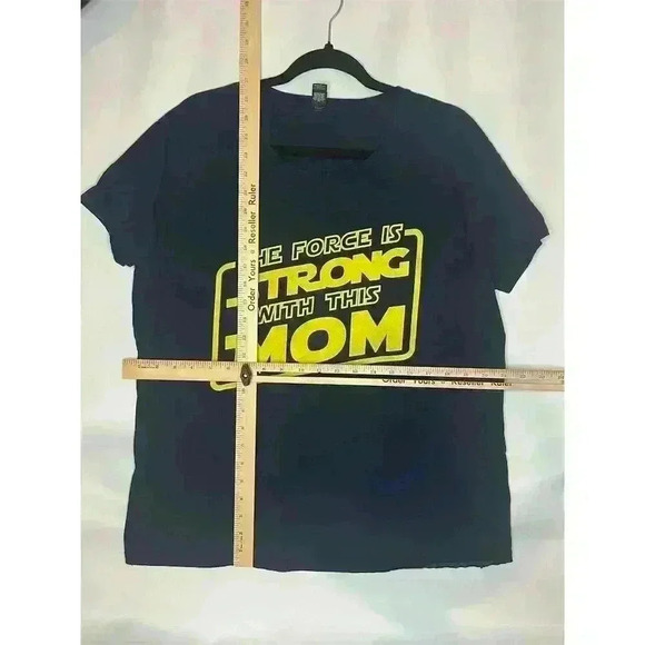 Women's Blue T-Shirt M The Force is Strong With This Mom Star Wars - Picture 2 of 4